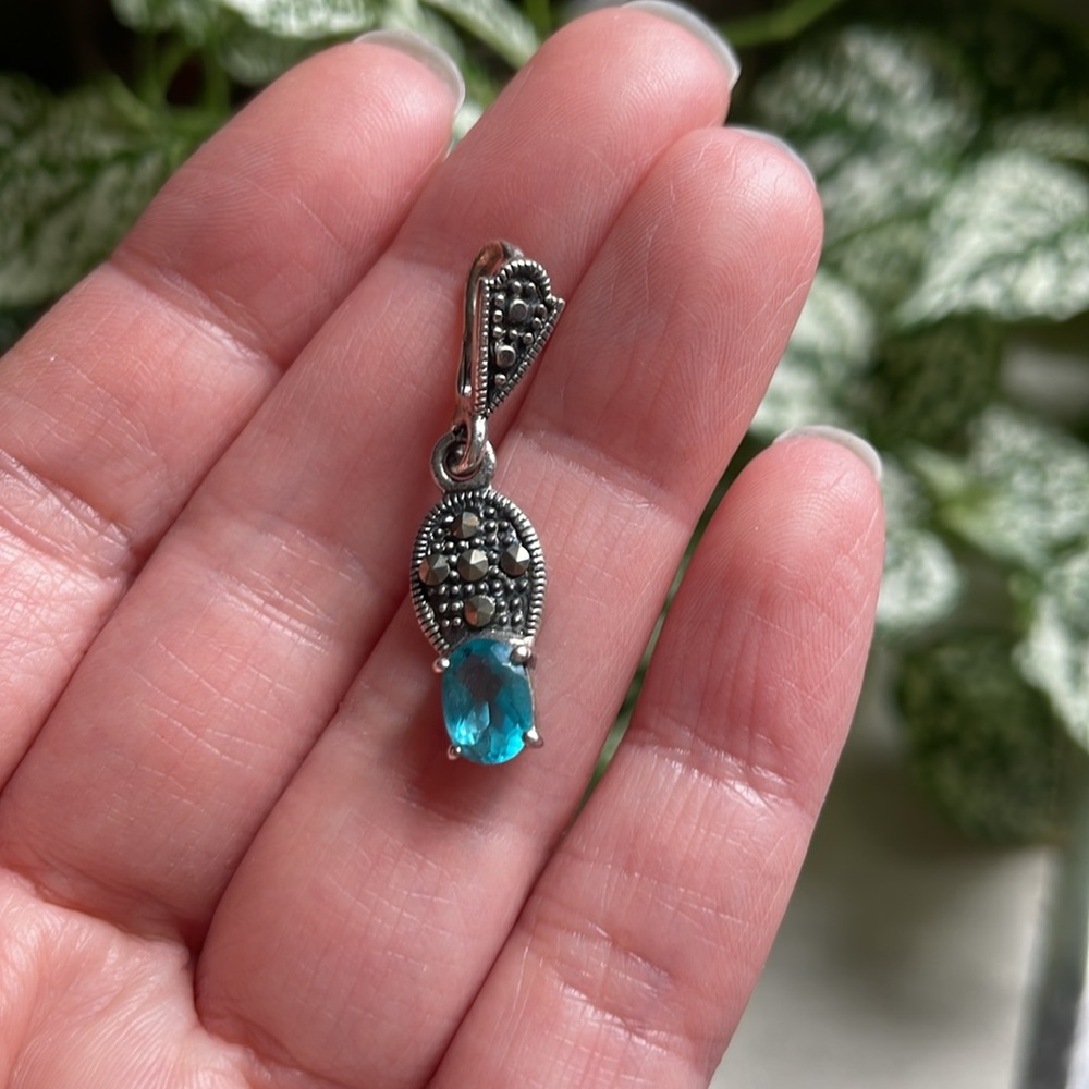 Delicate feminine 925 silver & blue topaz pendant necklace medieval LARP fantasy